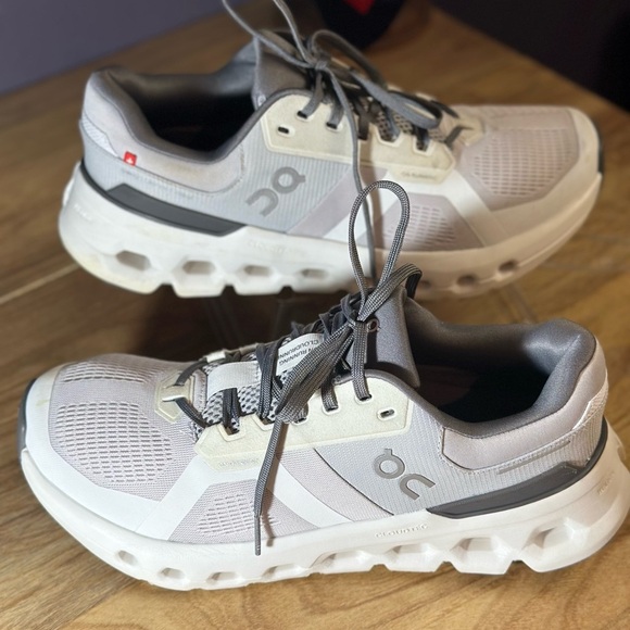 On Running Cloudstratus Light Gray Sneakers - Picture 3 of 15